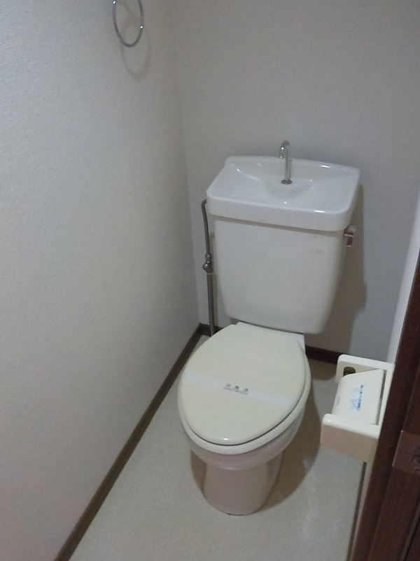 遠州鉄道 積志駅 徒歩32分 2階建 築30年のトイレ写真