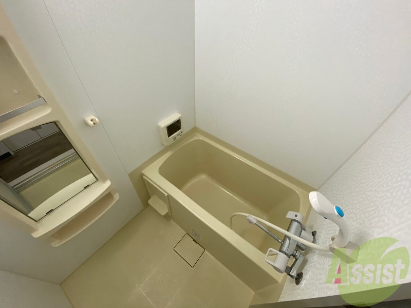 バス・シャワールーム　お風呂になります。一日の疲れを癒してくださいね。
