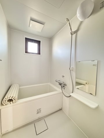 バス・シャワールーム　※別部屋のイメージ写真です。