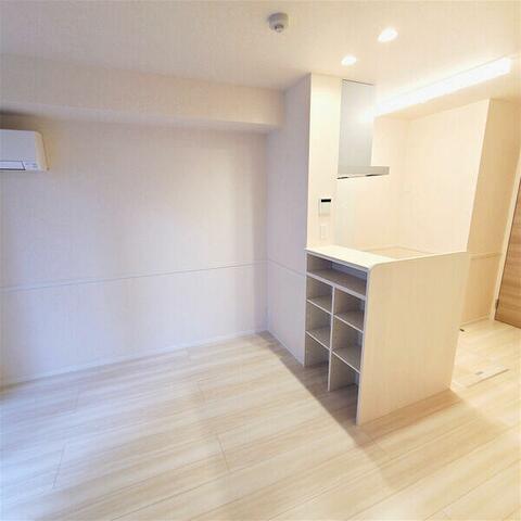居室・リビング　開放感のあるゆったりとしたお部屋です♪使いやすい形の為、レイ