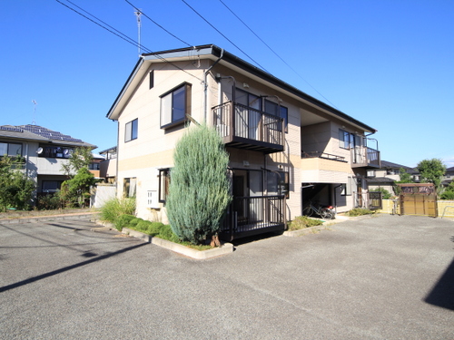 【長野市川中島町原のアパートの建物外観】