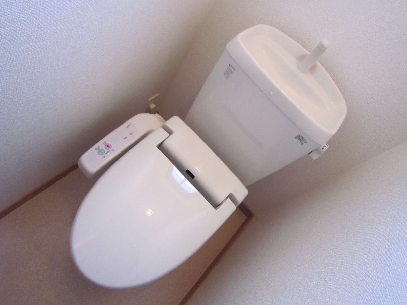 トイレ　ウォシュレット付き