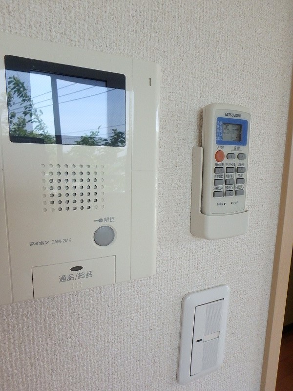 セキュリティ　オートロック、更に安心のカメラ付きインターホン♪