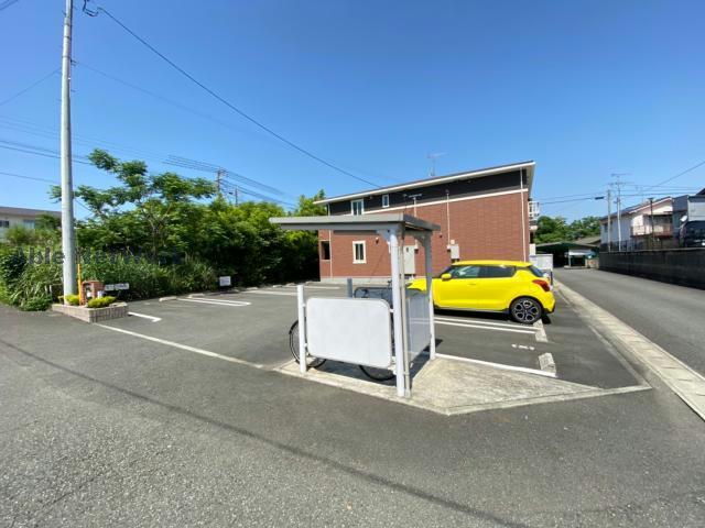 【八代市萩原町のアパートの駐車場】