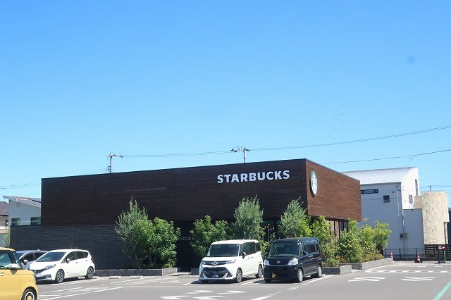 飲食店　スターバックスコーヒー丸亀新田店（飲食店）まで983m