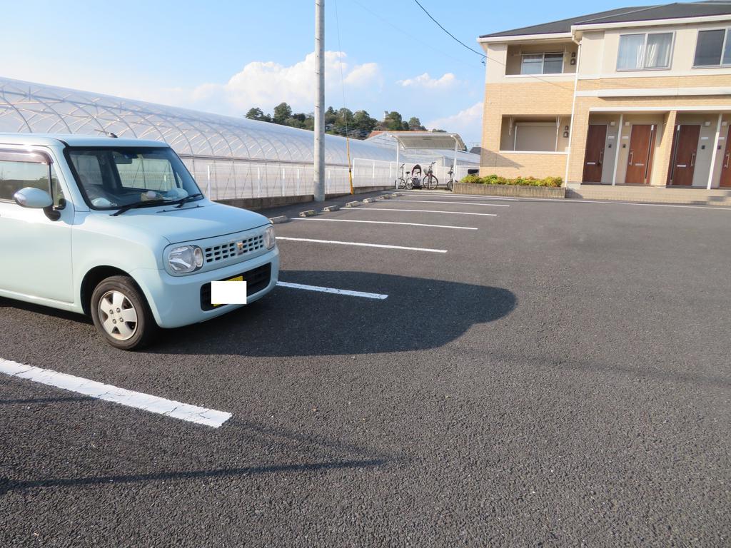 駐車場　広々駐車場です！
