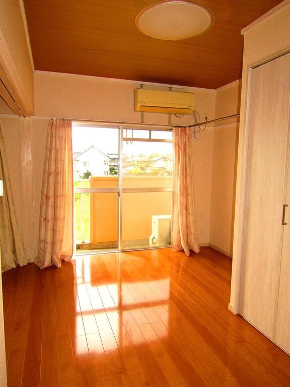 松本マンションIIの居間写真