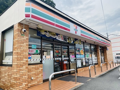 コンビニ　セブン-イレブン 広島大町西店（コンビニ）まで600m