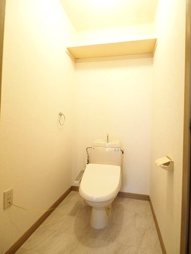 トイレ　暖房洗浄便座付きのトイレ