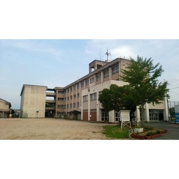 小学校　和歌山市立楠見西小学校（小学校）まで170m