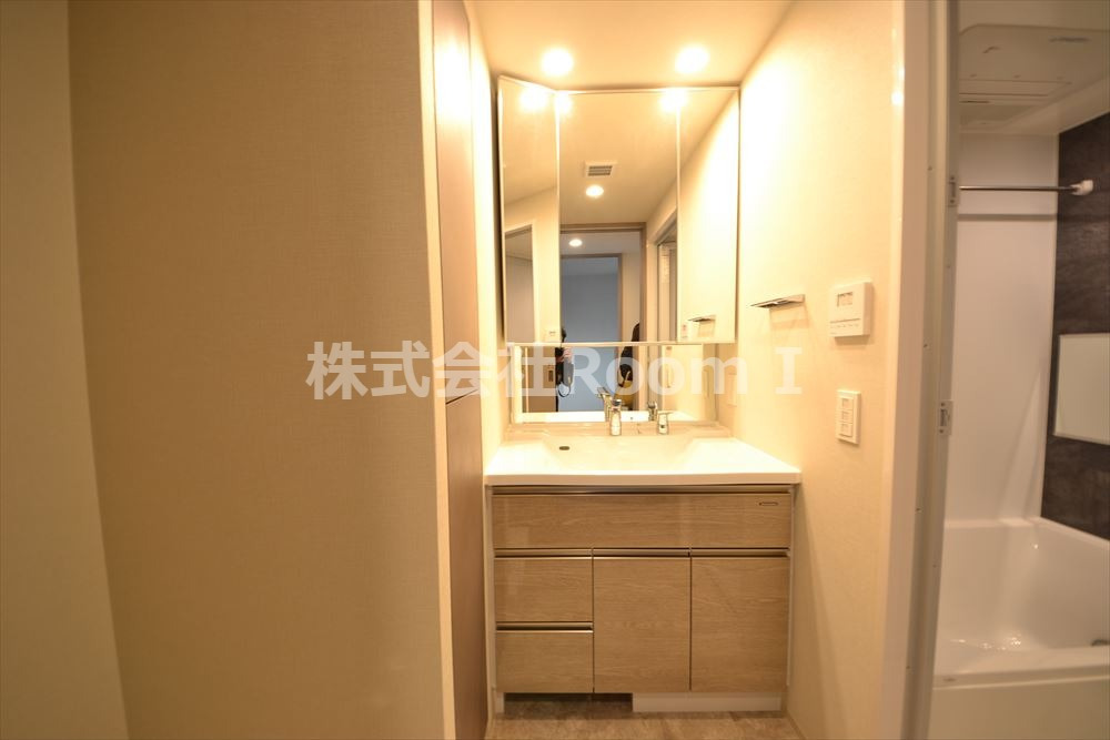 洗面設備　広い洗面スペース