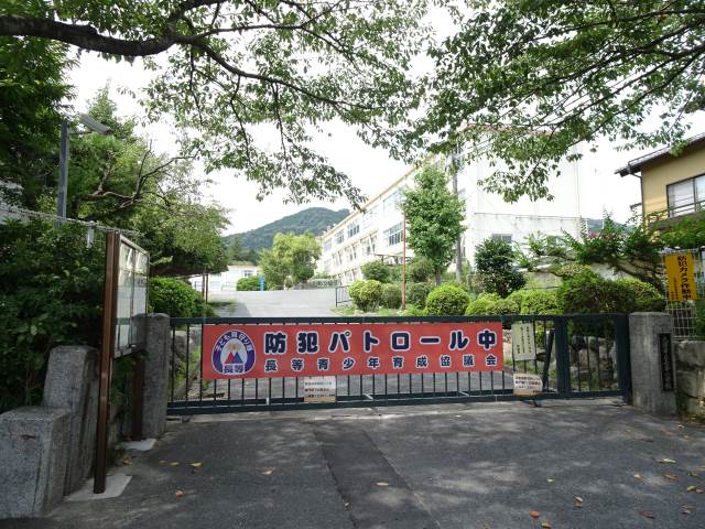 小学校　大津市立長等小学校（小学校）まで800m