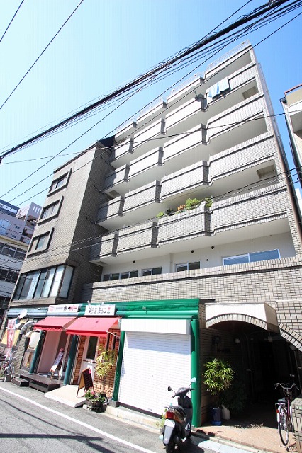 【広島市中区猫屋町のマンションの建物外観】