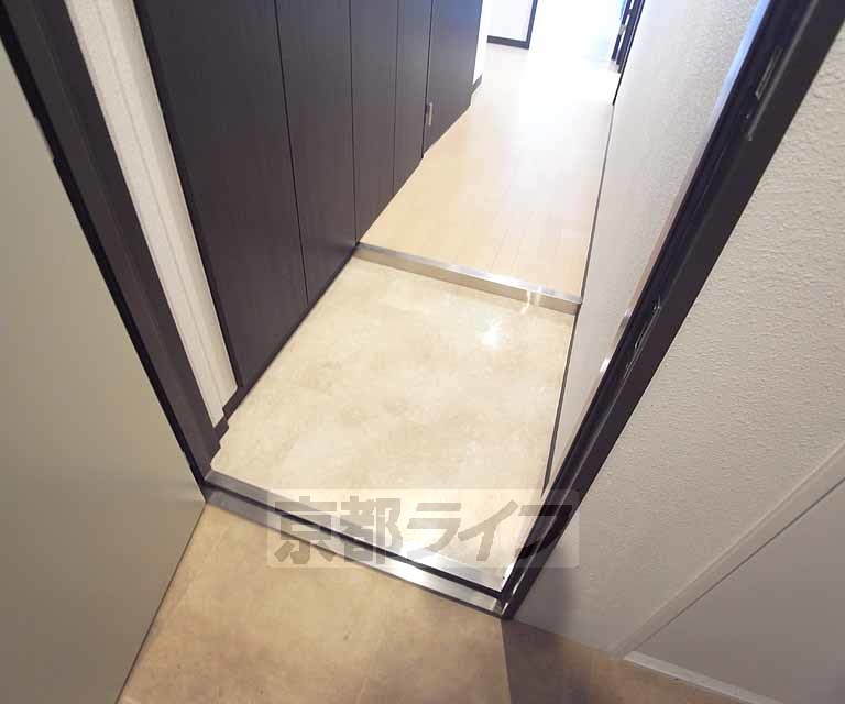 玄関　段差の少ない玄関です