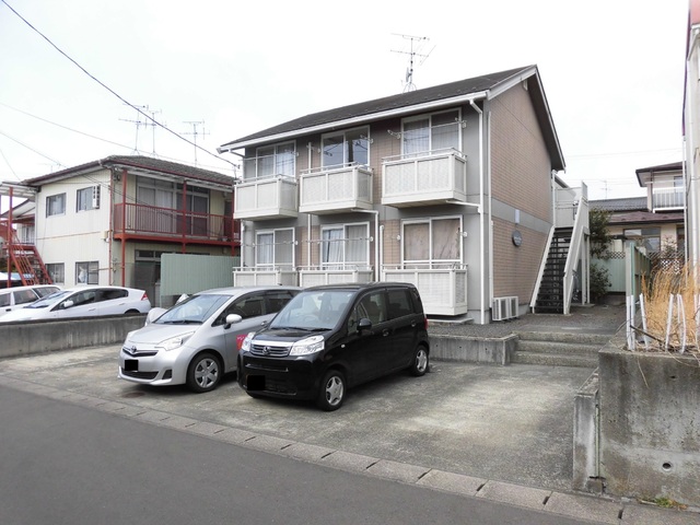 駐車場　建物前が駐車場です☆