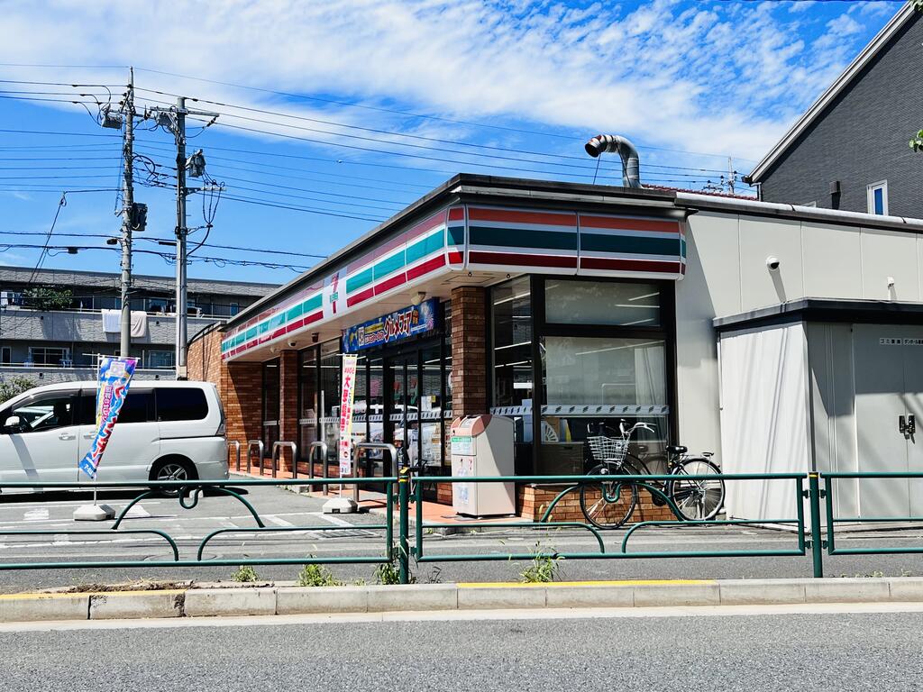 コンビニ　セブンイレブン西東京富士町3丁目店（コンビニ）まで262m