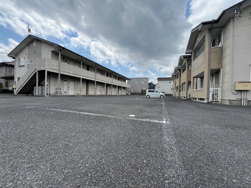 駐車場　こちらの物件はMODE不動産なら割引対象の１部屋です。