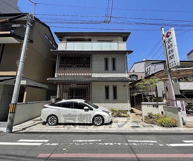 京都市中京区清水町のマンションの建物外観