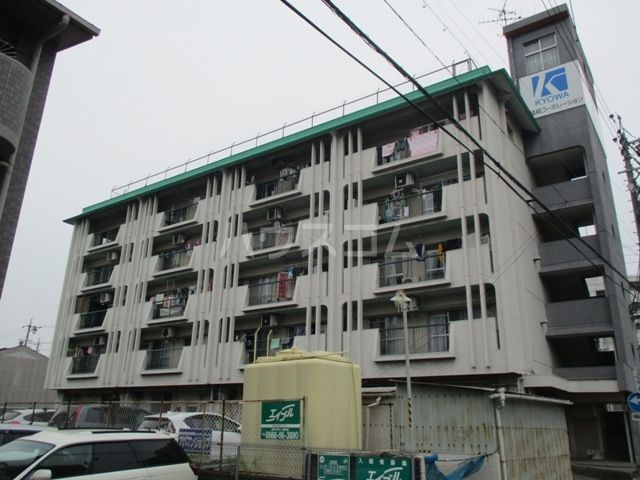 春日井市弥生町のマンションの建物外観
