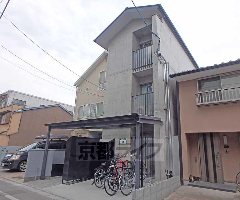 京都市左京区吉田二本松町のマンションの建物外観