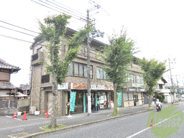 【吹田市山田市場のマンションの建物外観】