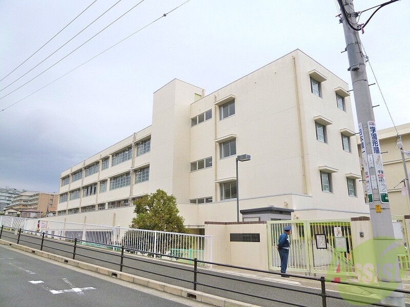 【吹田市山田市場のマンションの小学校】