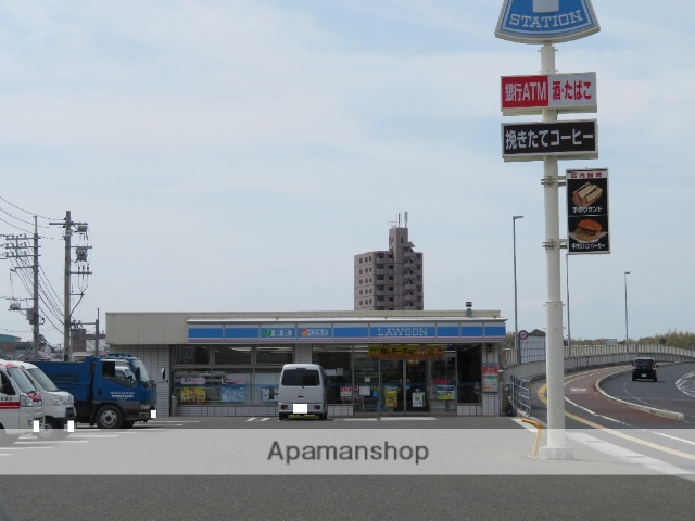 コンビニ　ローソン下関川中本町店（コンビニ）まで560m