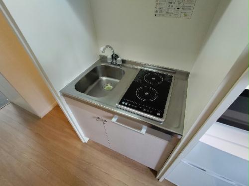 キッチン　設備・仕様は号室により異なる為、現況を優先致します。