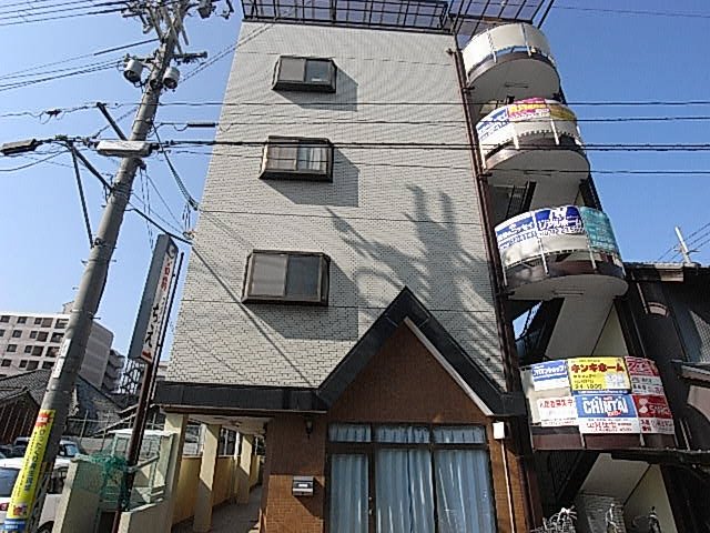 エントランス　外観もきれいです