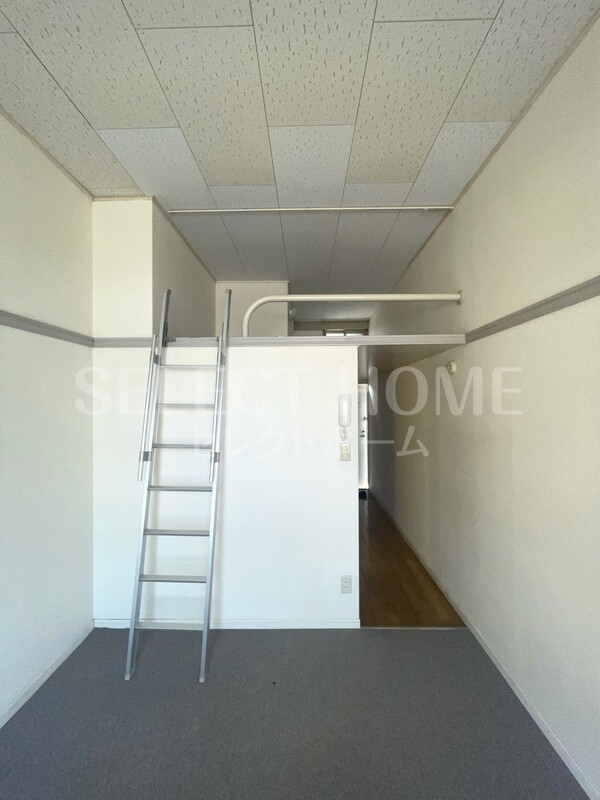 その他部屋・スペース　落ち着いて過ごせるお部屋なので、寝室にいかがでしょうか