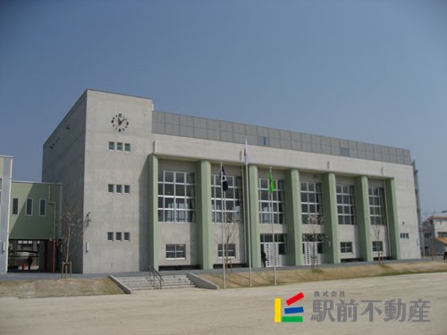 小学校　弥生が丘小学校（小学校）まで800m