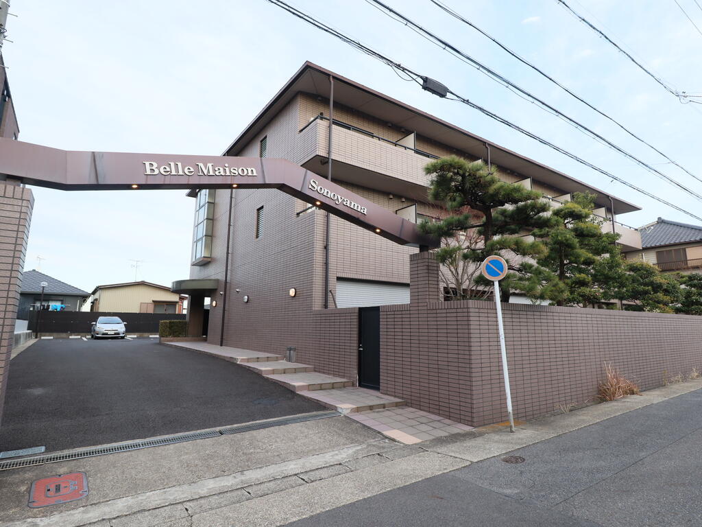 ベルメゾン園山の建物外観