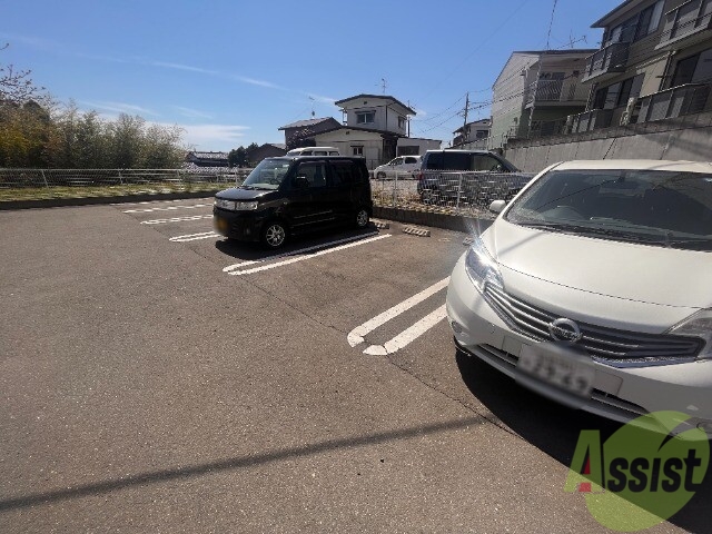 【塩竈市字伊保石のアパートの駐車場】