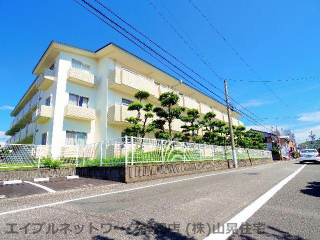 建物外観　落ち着いた雰囲気の外観です