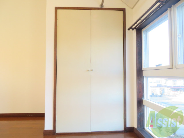 収納　収納はこちらのクローゼットになりますねー。