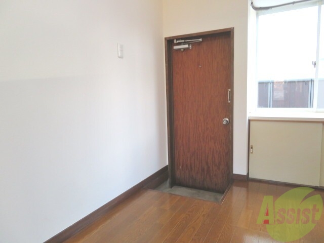 玄関　玄関はこんな感じになってますよー。