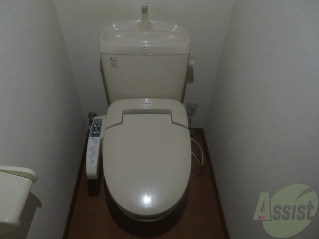 トイレ　ウォシュレット付きのトイレです。シャワートイレは日本の宝。