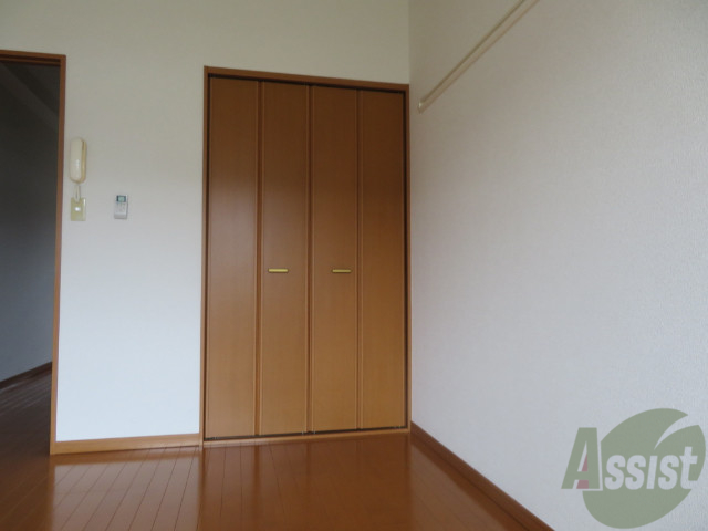 収納　収納がありました。お洋服や荷物はここへ。