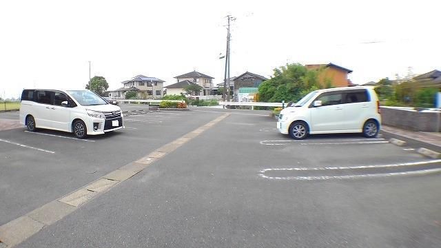 【グランドールさくらＡの駐車場】