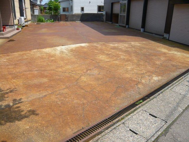 駐車場　消雪付駐車場