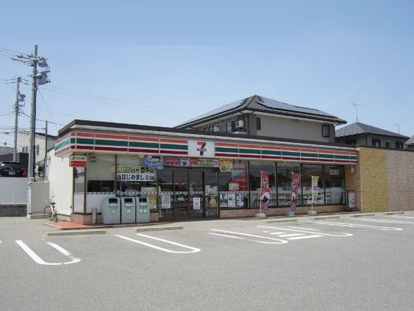 【額田郡幸田町大字横落のアパートのコンビニ】