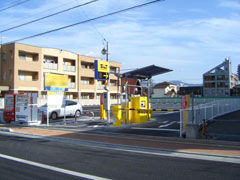 【広島市南区西蟹屋のマンションの銀行】