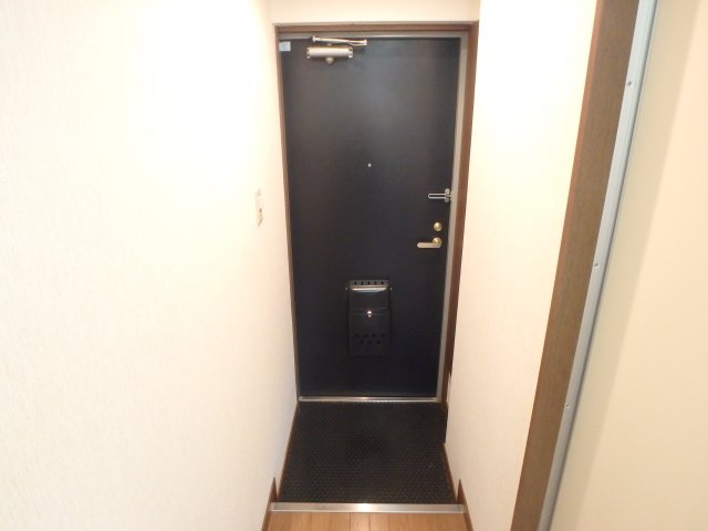 玄関　下駄箱付きで玄関すっきりです
