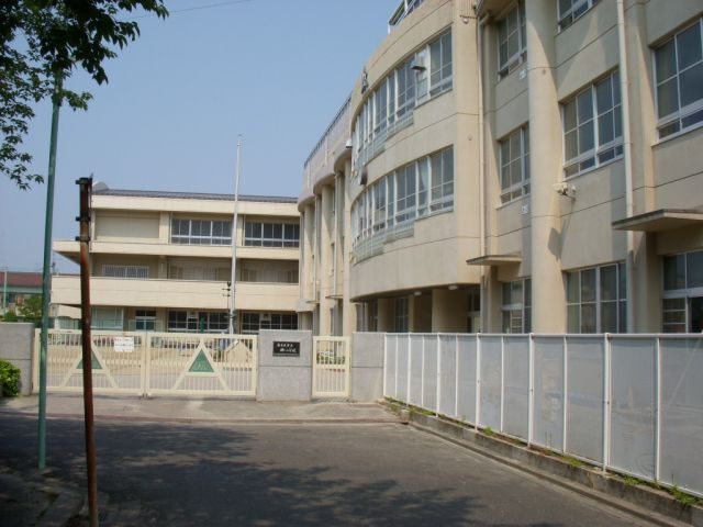 【シャーメゾン楓の小学校】