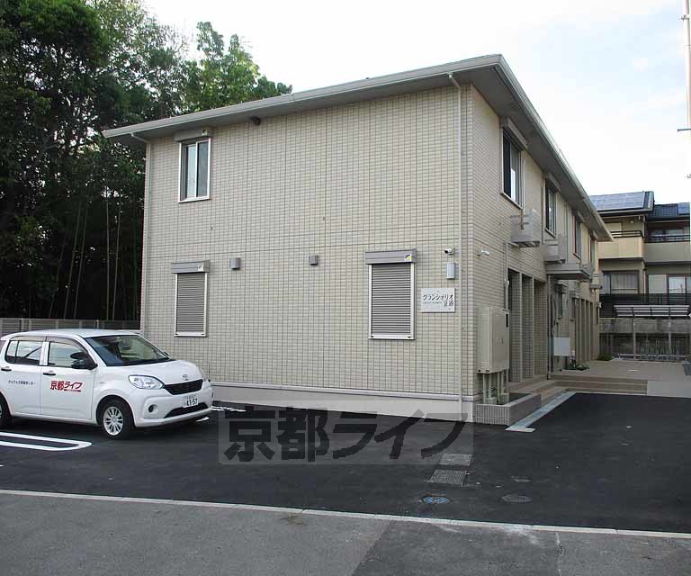 城陽市寺田のアパートの建物外観