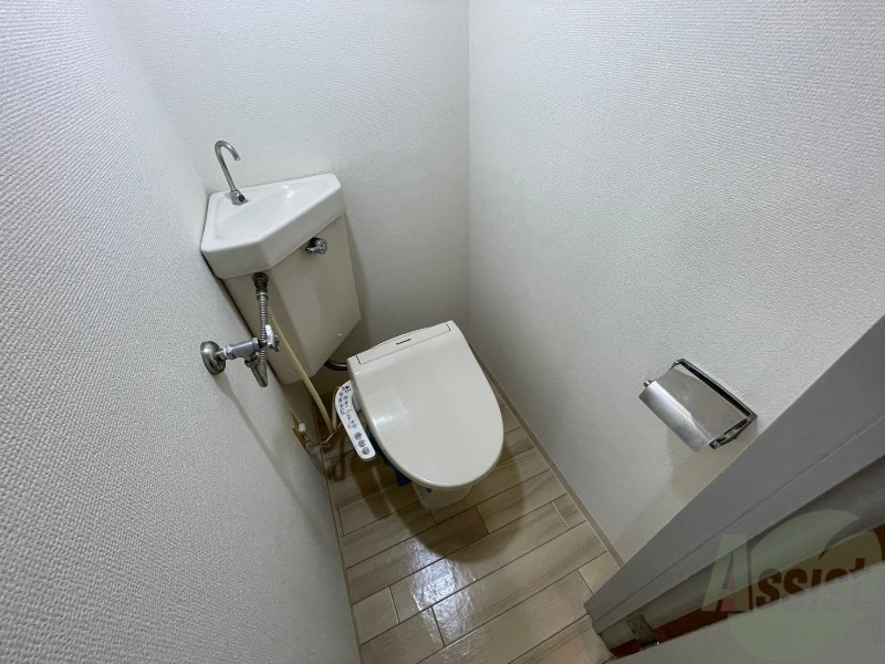 トイレ　こちらはトイレです。清潔感があり、安心して使用できます。