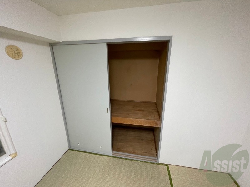 収納　寝室の収納です。部屋がすっきり片付きます。