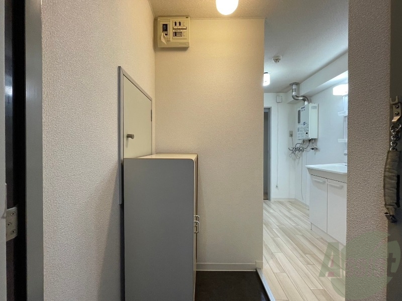 玄関　玄関の様子です。明るい印象ですね。気分もあがりそう。