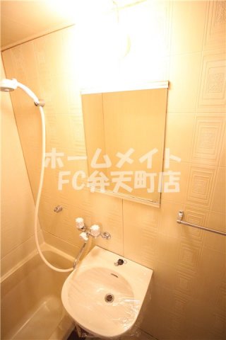 洗面設備　ゆったりとスペースのある洗面所