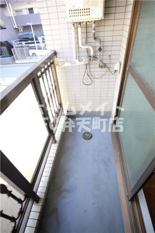 バルコニー　お洗濯にも便利なバルコニー付き